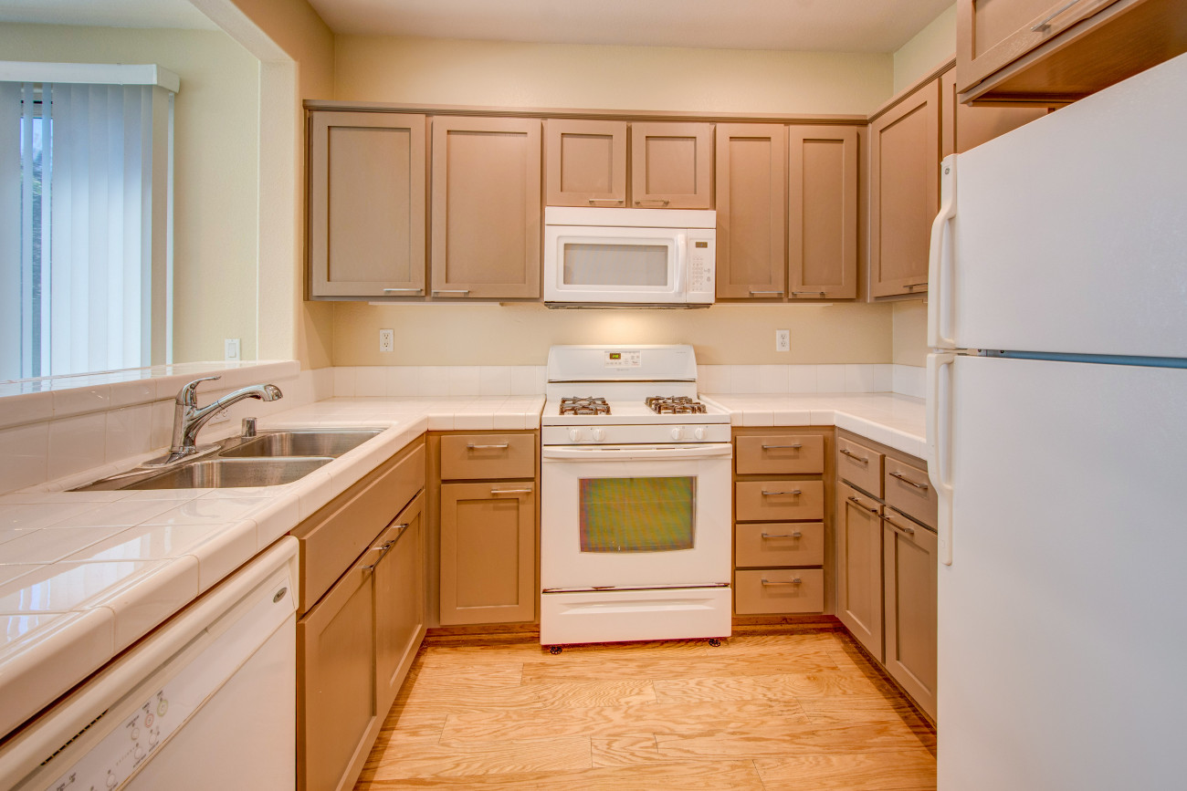 1650 Glenmore-15.jpg